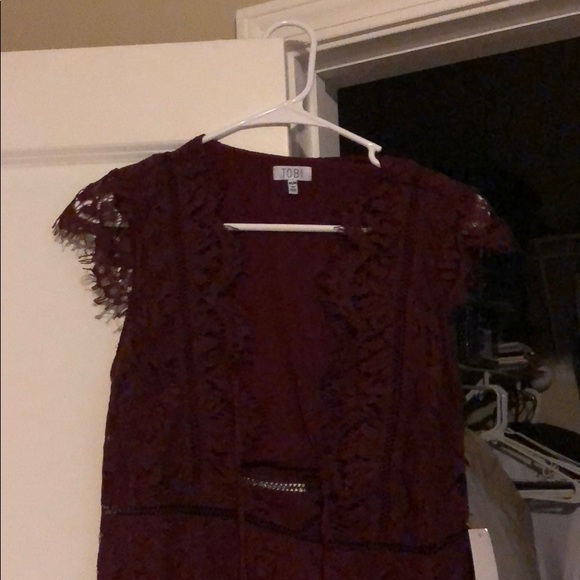 Tobi wine colored dress - Picture 4 of 8